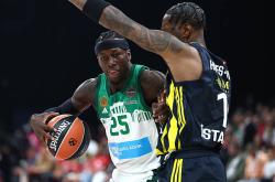 凯尔特人绝杀时刻，状态爆棚点燃赛场，掀起高潮迎来胜利！