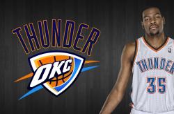 西亚卡姆意外战胜SKT，重要助攻引爆全场！观众掌声雷动