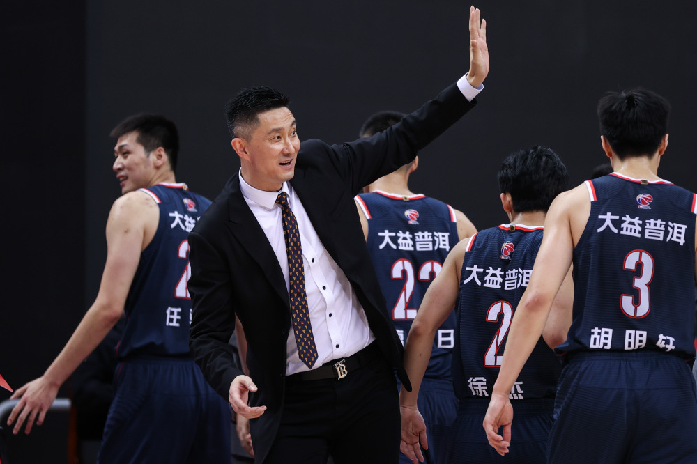 关于西藏男篮在比赛中奋力拼搏,终获胜利的信息 关于西藏男篮在比赛中奋力拼搏,终获胜利的信息