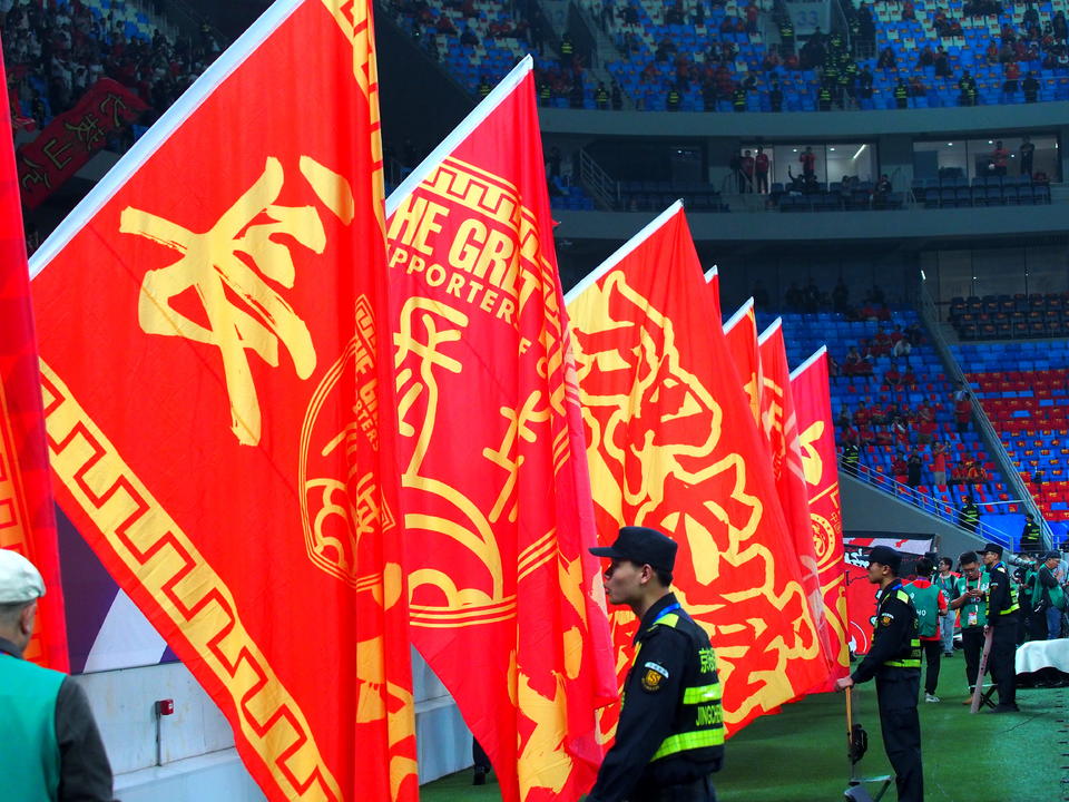 包含球队发起慈善比赛,吸引数万球迷参与的词条 包含球队发起慈善比赛,吸引数万球迷参与的词条