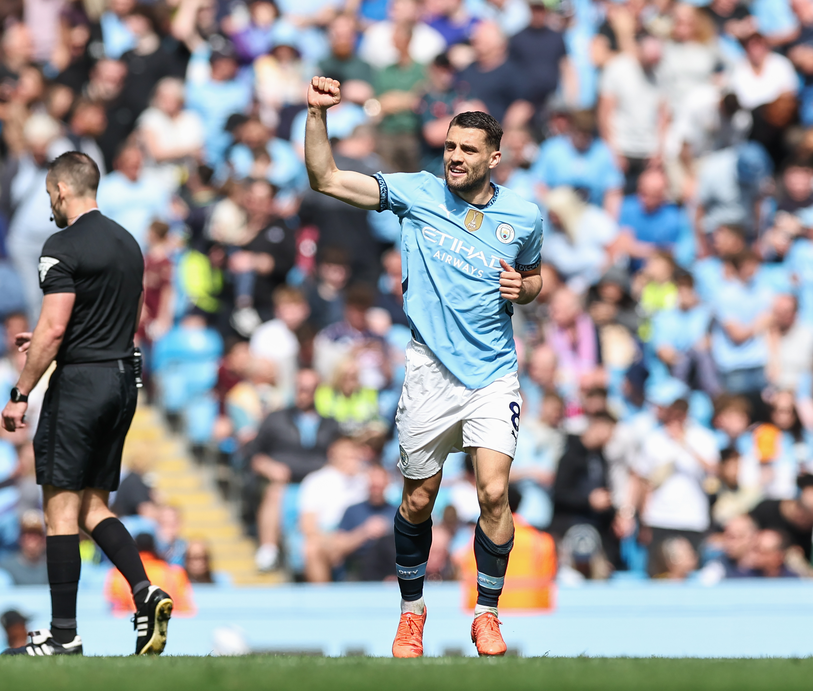 关于曼城中场组织稳定,带领球队赢得关键胜利的信息 关于曼城中场组织稳定,带领球队赢得关键胜利的信息