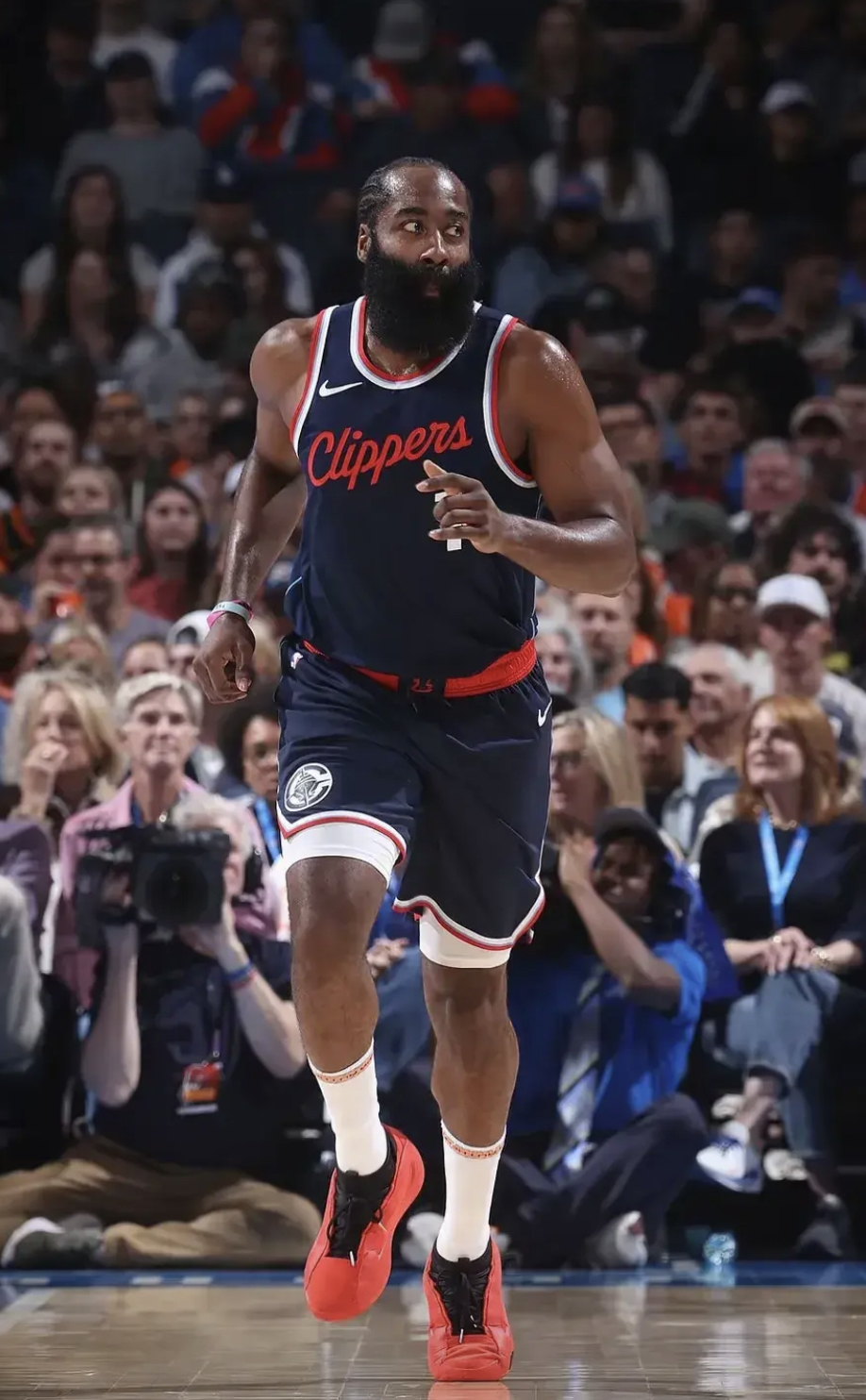 哈登复出首战,巴特勒状态火爆,险胜成为焦点! 哈登复出首战,巴特勒状态火爆,险胜成为焦点!