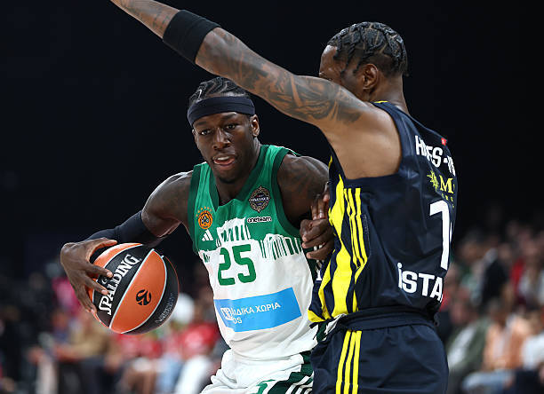 凯尔特人绝杀时刻，状态爆棚点燃赛场，掀起高潮迎来胜利！