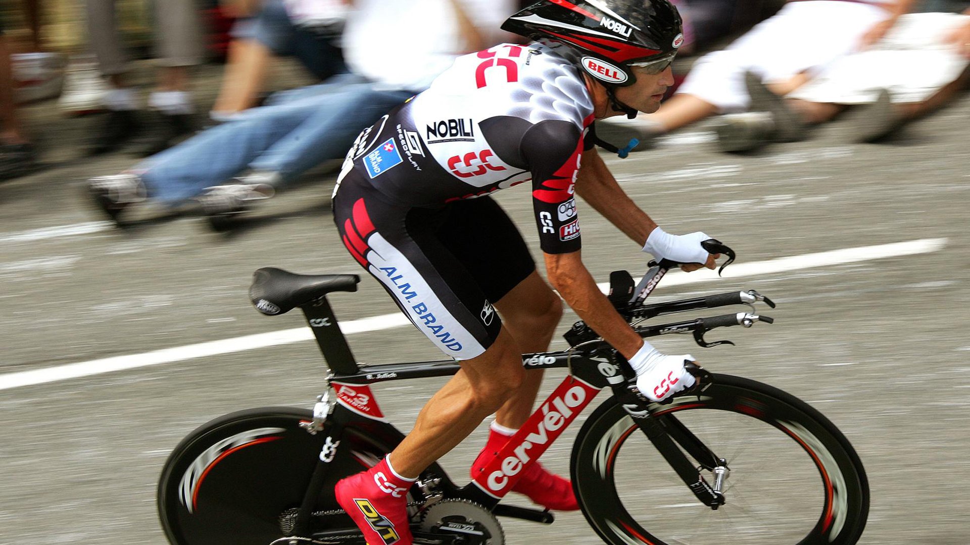 姆巴佩迎来五赛季出色发挥,勇士观众热烈欢呼!上演精彩一战